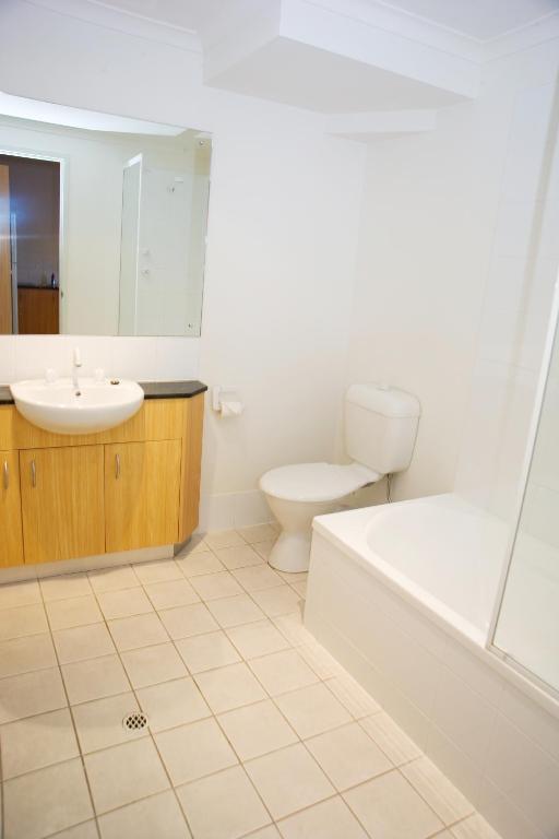 Windsor Apartments Adelaide Room photo